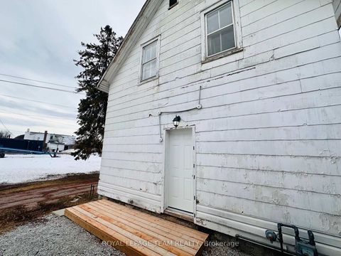 Photo 2 at 202 Bell Street, Arnprior