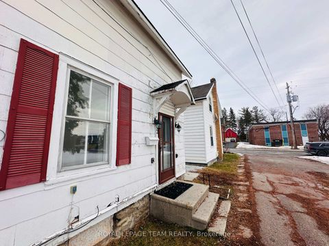 Photo 3 at 202 Bell Street, Arnprior