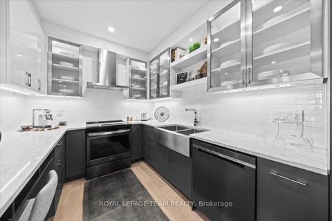 Photo 10 at 211 - 2376 Tenth Line Road, Avalon West, Orleans