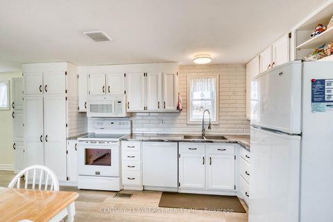 Photo 3 at 204 Hillview Road, Drummond N Elmsley (Drummond) Twp, Drummond/North Elmsley