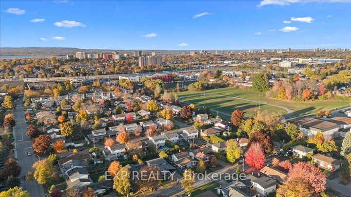 Photo 6 at 2670 Stone Crescent N, Nepean (Redwood Park), Ottawa