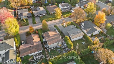 Photo 4 at 2670 Stone Crescent N, Nepean (Redwood Park), Ottawa