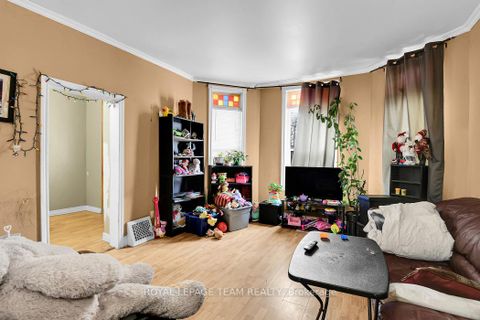 Photo 4 at 93 Queen Street, SMITHS FALLS, Smiths Falls