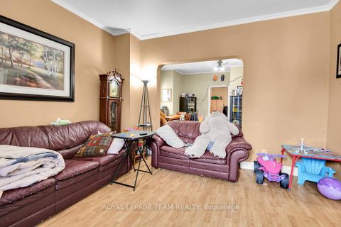 Photo 6 at 93 Queen Street, SMITHS FALLS, Smiths Falls