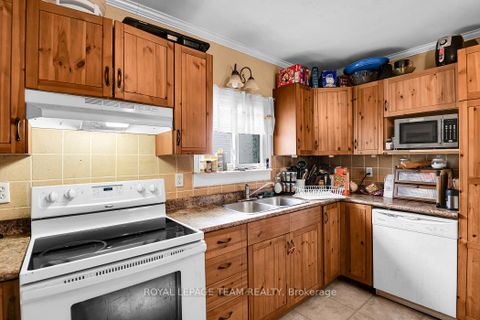 Photo 11 at 93 Queen Street, SMITHS FALLS, Smiths Falls