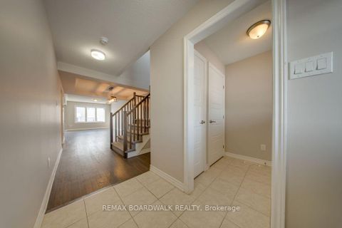 Photo 3 at 132 Conifer Creek Circle, Emerald Meadows/Trailwest, Kanata