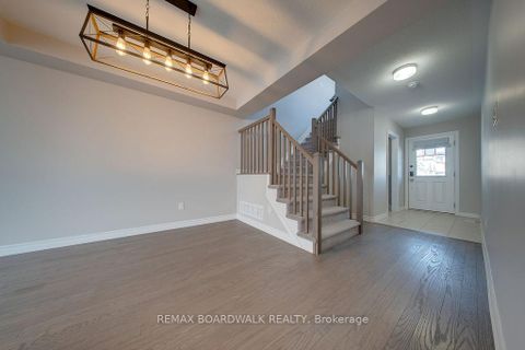 Photo 5 at 132 Conifer Creek Circle, Emerald Meadows/Trailwest, Kanata