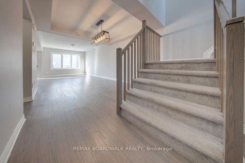 Photo 6 at 132 Conifer Creek Circle, Emerald Meadows/Trailwest, Kanata