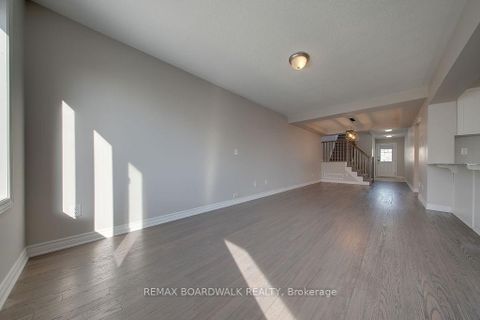 Photo 10 at 132 Conifer Creek Circle, Emerald Meadows/Trailwest, Kanata