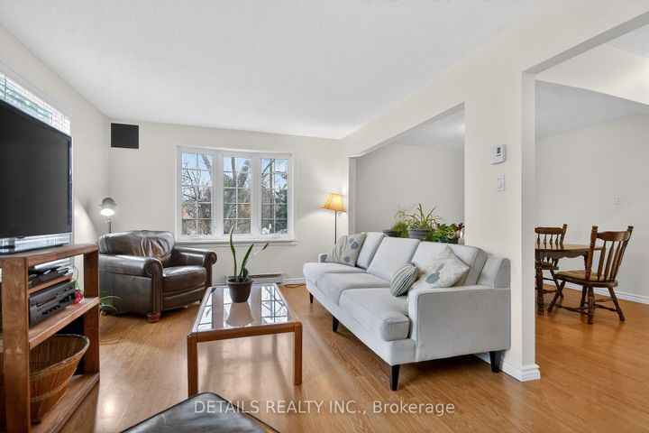 Photo 11 at 5 - 40 Appleby Private, Nepean (Carleton Heights), Ottawa