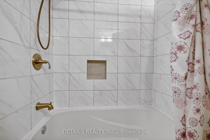 Photo 27 at 5 - 40 Appleby Private, Nepean (Carleton Heights), Ottawa