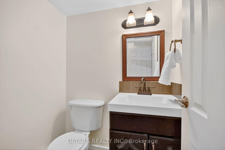 Photo 33 at 5 - 40 Appleby Private, Nepean (Carleton Heights), Ottawa