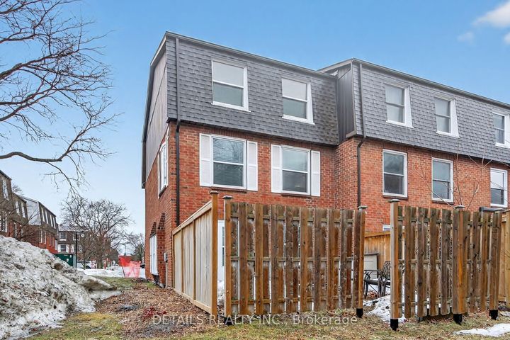 Photo 37 at 5 - 40 Appleby Private, Nepean (Carleton Heights), Ottawa