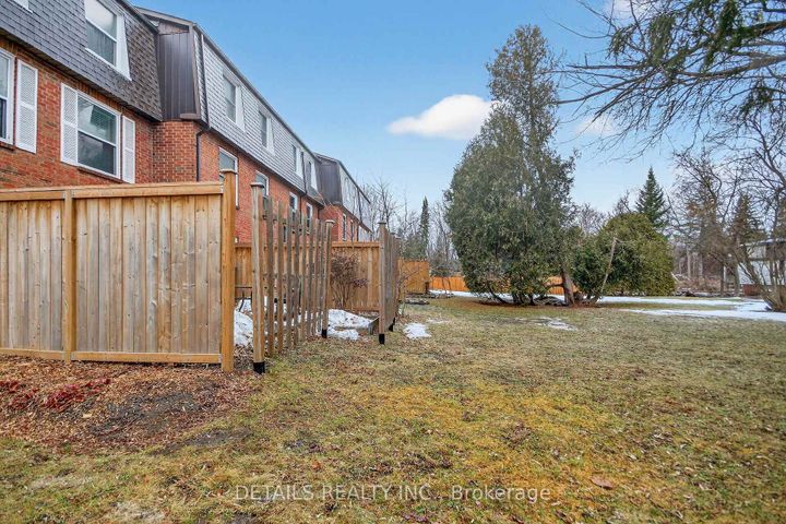 Photo 38 at 5 - 40 Appleby Private, Nepean (Carleton Heights), Ottawa