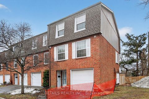 Photo 1 at 5 - 40 Appleby Private, Nepean (Carleton Heights), Ottawa