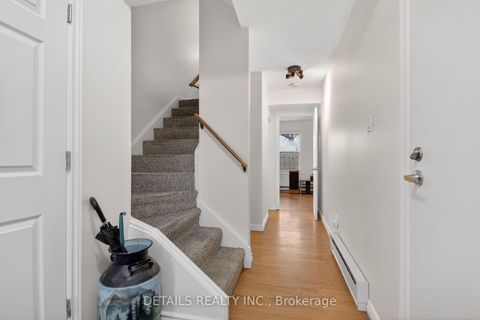 Photo 4 at 5 - 40 Appleby Private, Nepean (Carleton Heights), Ottawa