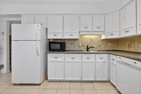 Photo 5 at 5 - 40 Appleby Private, Nepean (Carleton Heights), Ottawa