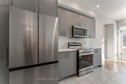 Photo 6 at 623 Knotridge Street, Mer Bleue/Bradley Estates/Anderson Park, Orleans