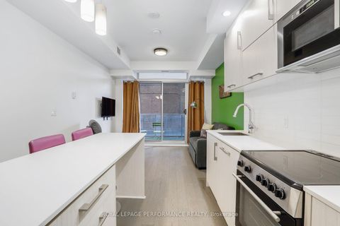 Photo 8 at 207 - 255 BAY Street, Ottawa Centre