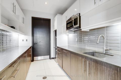 Photo 22 at 207 - 255 BAY Street, Ottawa Centre