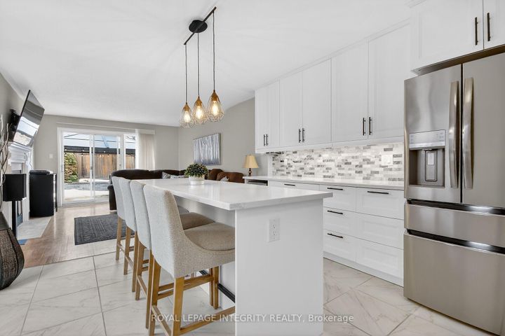 Photo 18 at 161 Longshire Circle, Nepean (Longfields), Ottawa