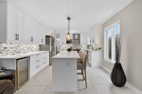 Photo 16 at 161 Longshire Circle, Nepean (Longfields), Ottawa