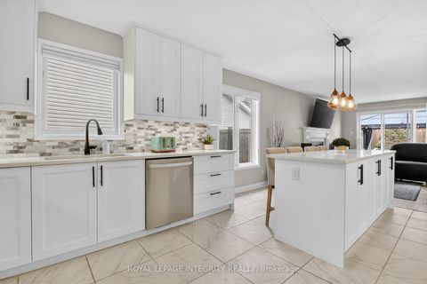 Photo 22 at 161 Longshire Circle, Nepean (Longfields), Ottawa