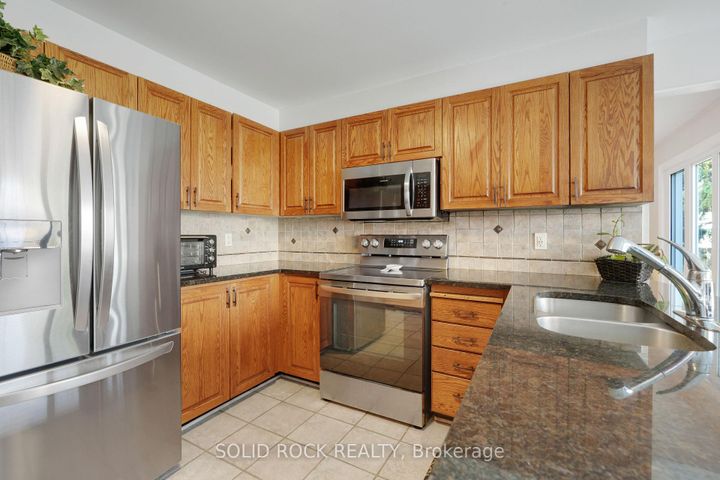 Photo 15 at 41 Framingham Crescent, Nepean (Cedargrove/Fraserdale), Ottawa