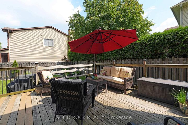 Photo 41 at 41 Framingham Crescent, Nepean (Cedargrove/Fraserdale), Ottawa