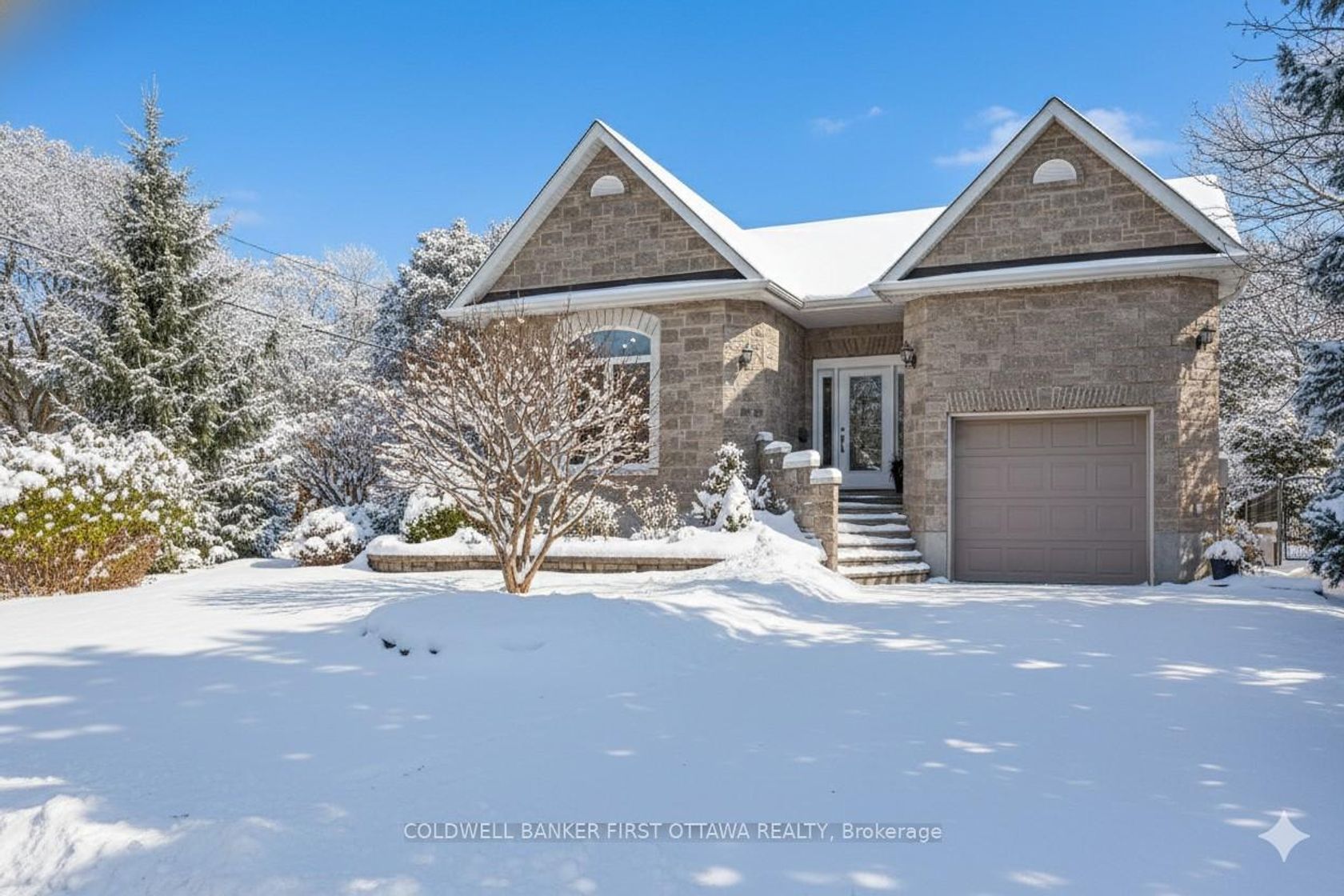 475 MOFFATT Street, Carleton Place 2