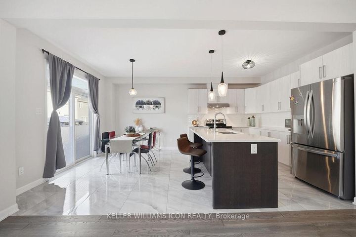 Photo 14 at 808 Cappamore Drive, Nepean (Half Moon Bay), Ottawa