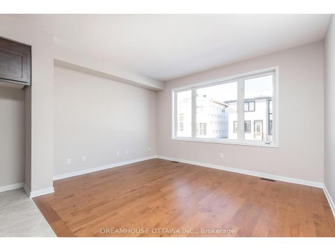 Photo 11 at 459 Cope Drive, Emerald Meadows/Trailwest, Kanata