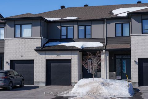 Photo 1 at 467 Cope Drive, Emerald Meadows/Trailwest, Kanata