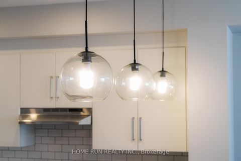 Photo 9 at 467 Cope Drive, Emerald Meadows/Trailwest, Kanata