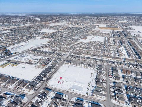 Photo 41 at 467 Cope Drive, Emerald Meadows/Trailwest, Kanata