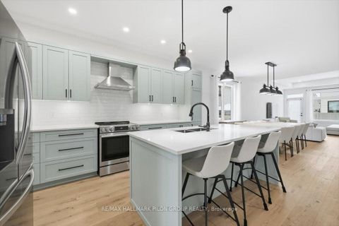 Photo 2 at 296 Cornice Street, Mer Bleue/Bradley Estates/Anderson Park, Orleans