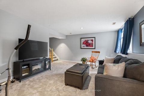 Photo 30 at 229 Saddlesmith Circle, Emerald Meadows/Trailwest, Kanata