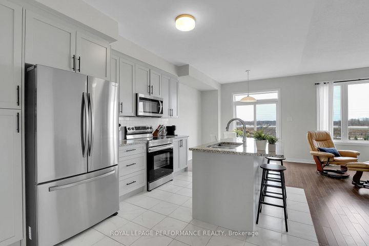 Photo 4 at 110 Main Halyard Lane, Nepean (Half Moon Bay), Ottawa