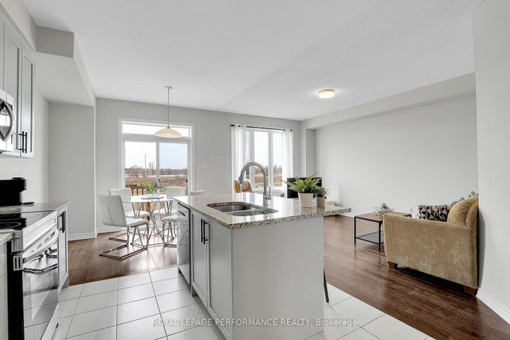 Photo 9 at 110 Main Halyard Lane, Nepean (Half Moon Bay), Ottawa