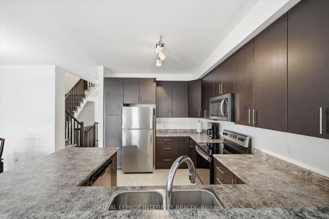 Photo 8 at 88 Chevron Place, Mer Bleue/Bradley Estates/Anderson Park, Orleans