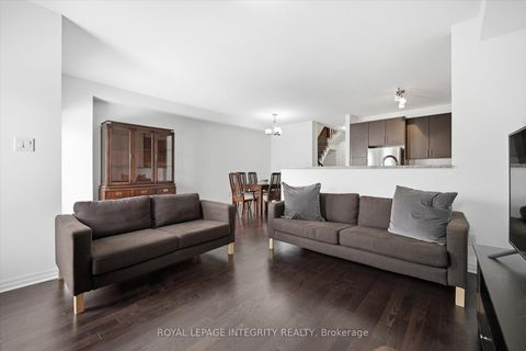 Photo 12 at 88 Chevron Place, Mer Bleue/Bradley Estates/Anderson Park, Orleans