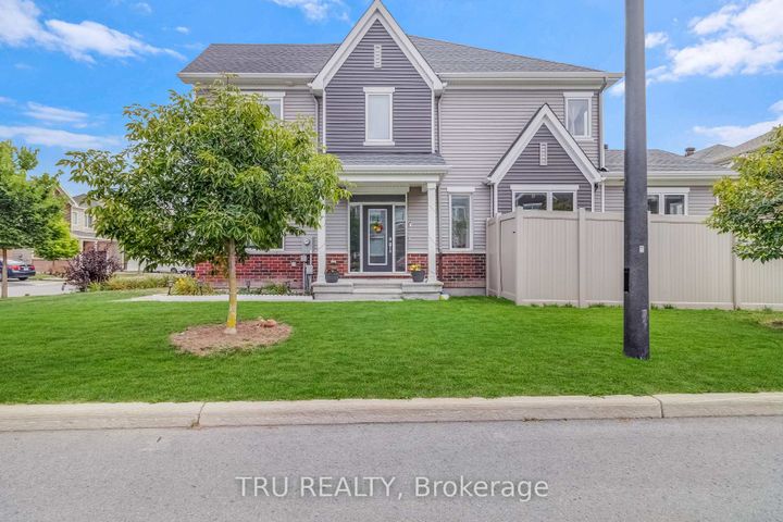 Photo 2 at 20 Coppermine Street, Nepean (Heritage Park), Ottawa