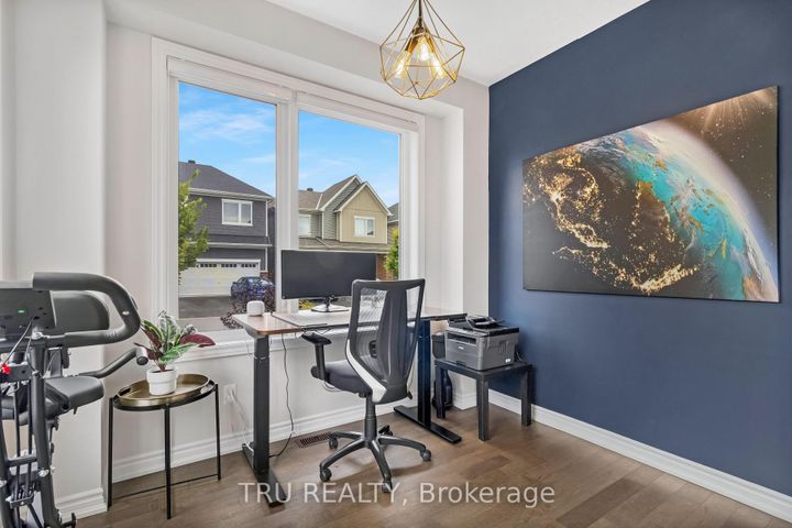 Photo 5 at 20 Coppermine Street, Nepean (Heritage Park), Ottawa