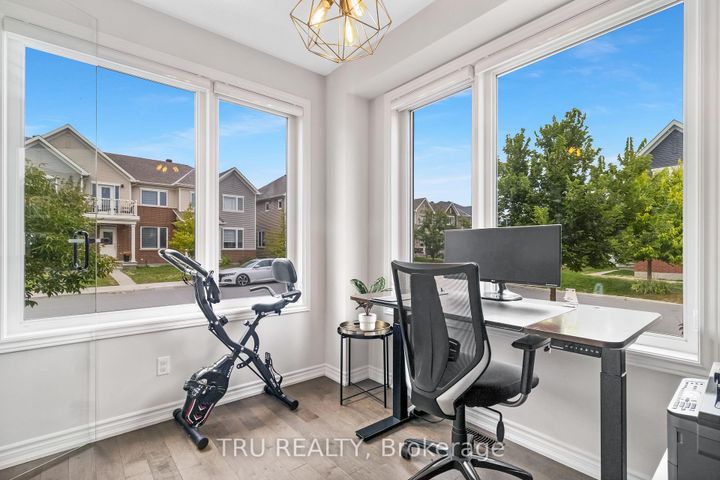 Photo 6 at 20 Coppermine Street, Nepean (Heritage Park), Ottawa