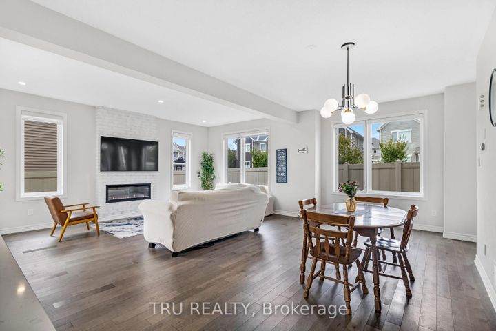 Photo 10 at 20 Coppermine Street, Nepean (Heritage Park), Ottawa