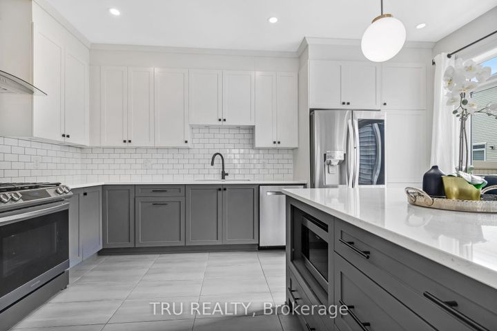 Photo 15 at 20 Coppermine Street, Nepean (Heritage Park), Ottawa