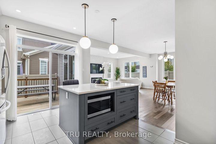 Photo 18 at 20 Coppermine Street, Nepean (Heritage Park), Ottawa