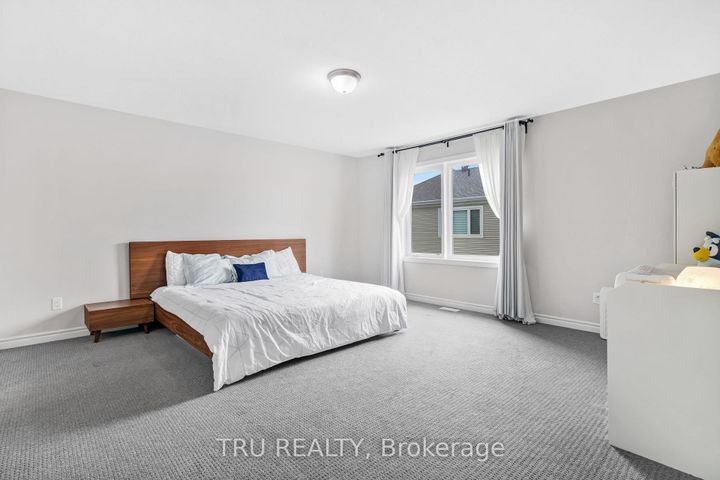 Photo 19 at 20 Coppermine Street, Nepean (Heritage Park), Ottawa