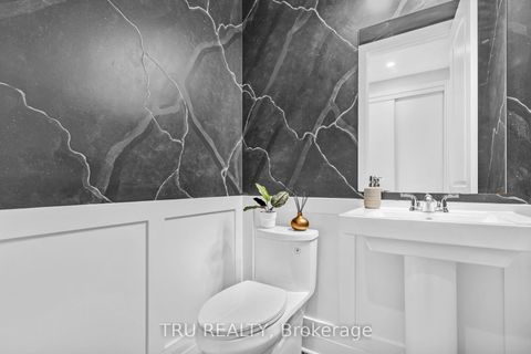 Photo 12 at 20 Coppermine Street, Nepean (Heritage Park), Ottawa