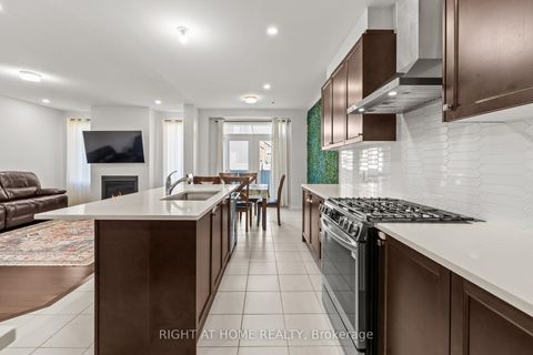 Photo 18 at 837 Derren Avenue, Stittsville (North), Stittsville